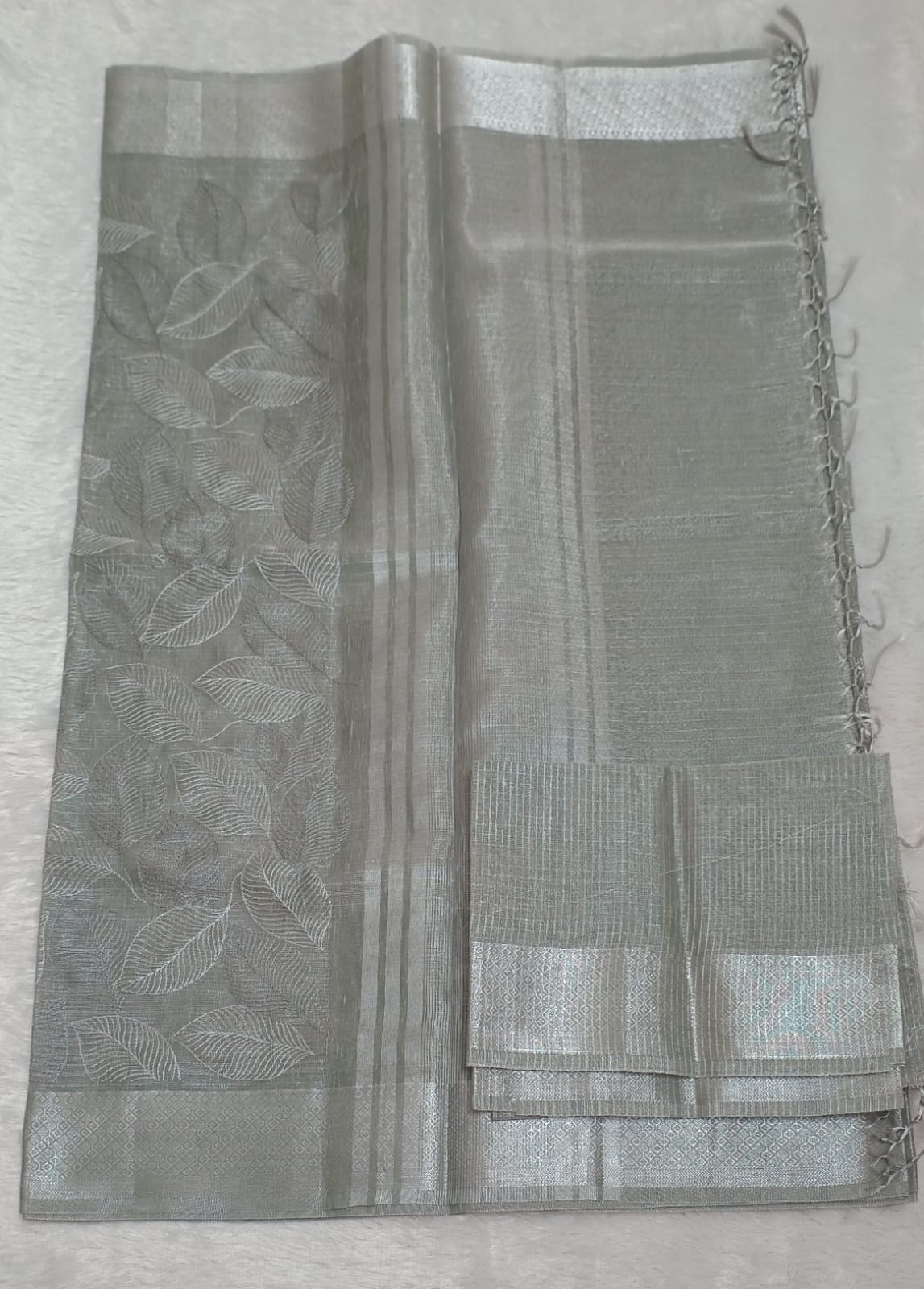 Seal Soft Zari Checks Tissue Saree