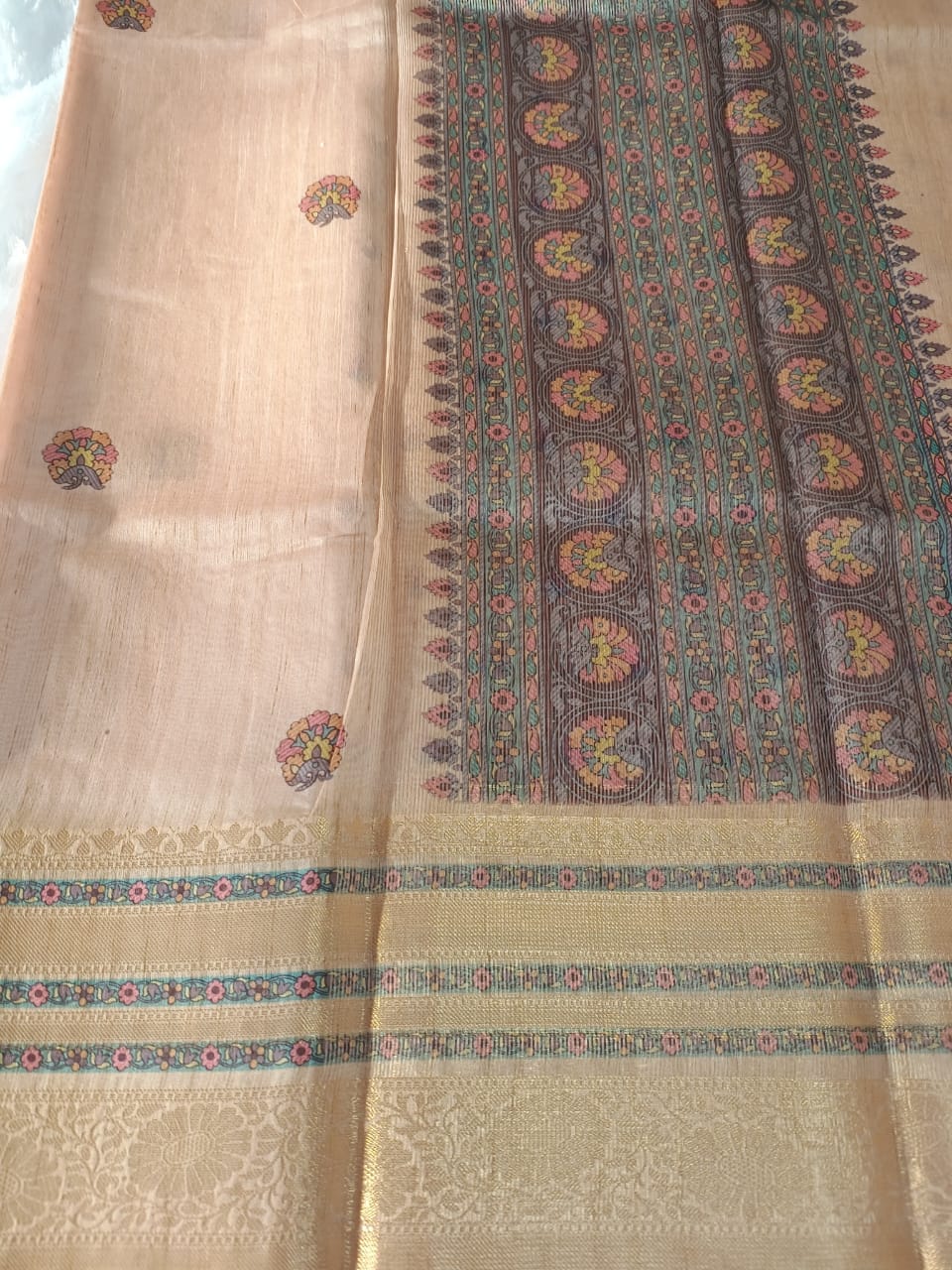 Ivory Cream Fancy Material Printed Saree